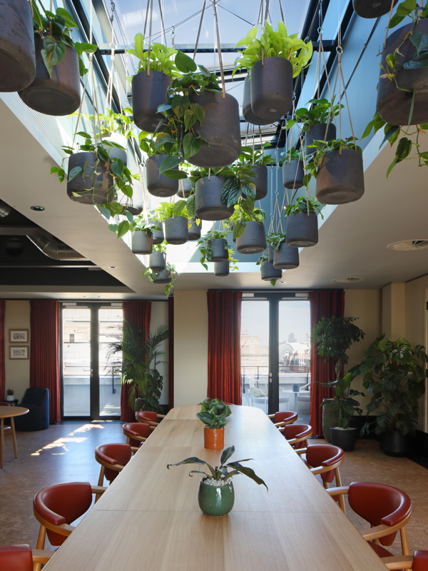 X+Why Fit Out, 1 4 Marble Arch, London 23 63 48